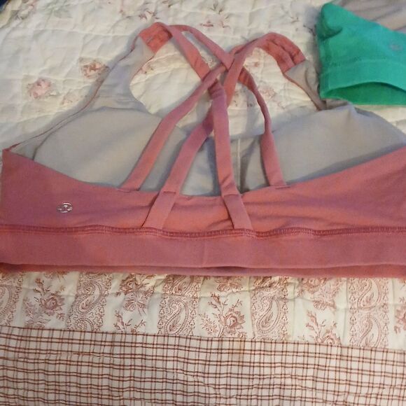 Lululemon   - Picture 6 of 9